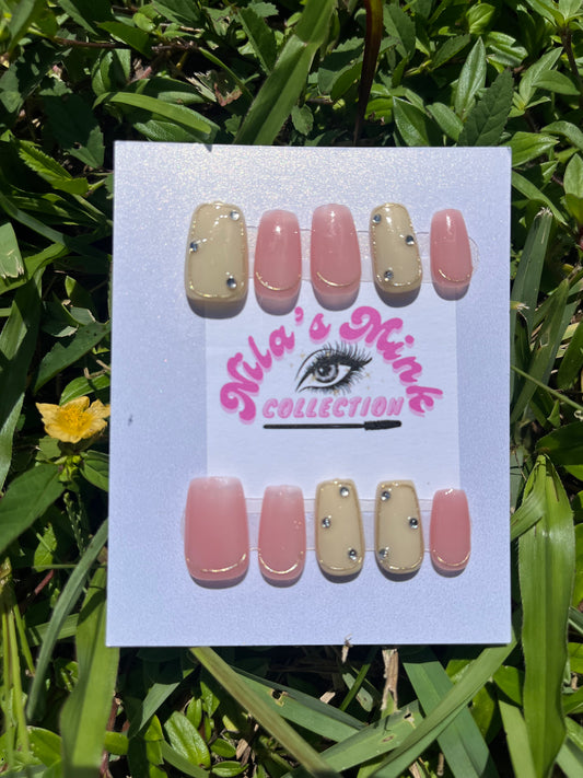 Golden Nude- Press-On Nail Set | Nude & Beige with Rhinestones | Classy Minimalist Nails